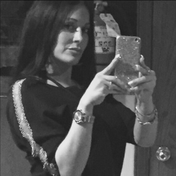 ๐ฅ๐น๐ Welcome to my closet ๐ฅ๐น๐ - Picture 5 of 7